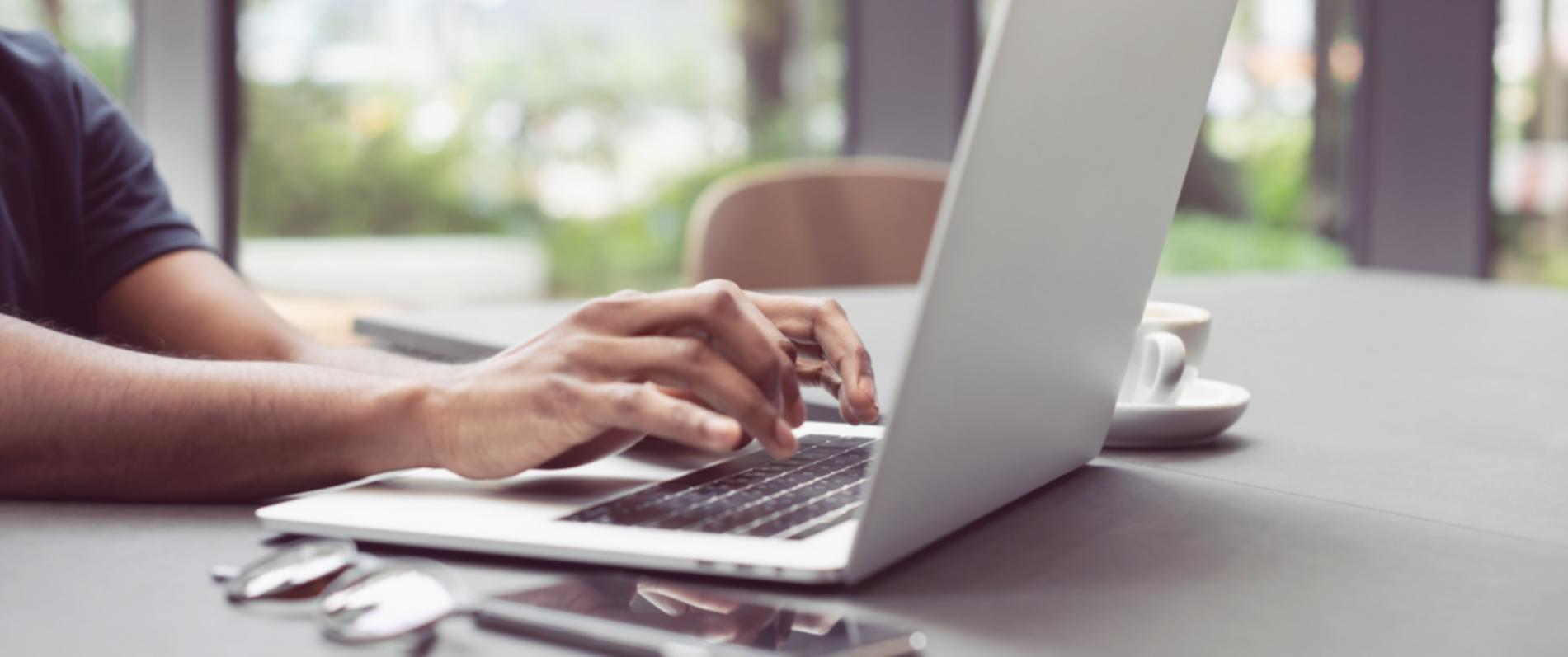 Участники культурного мероприятия обсуждают японские традиции