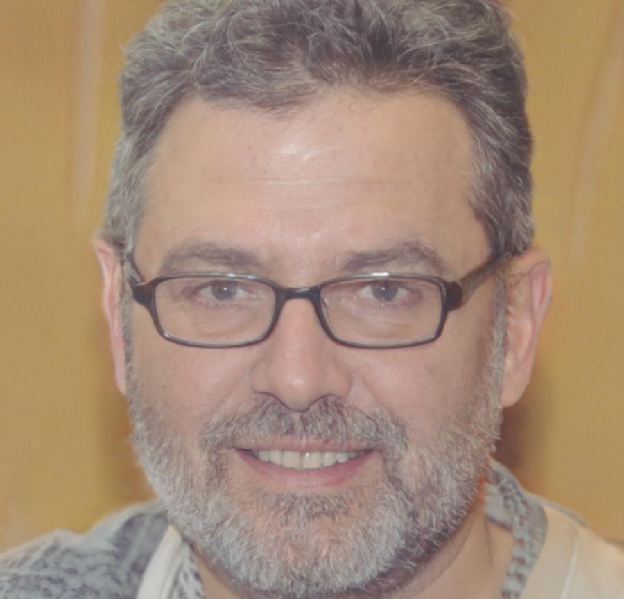 Портрет ведущего консультанта Protocolova Hub